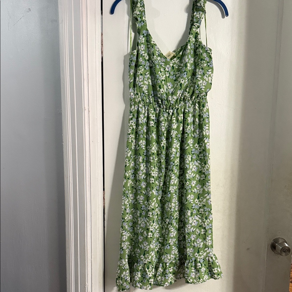 Jessica Simpson Green and White Floral Midi Dress